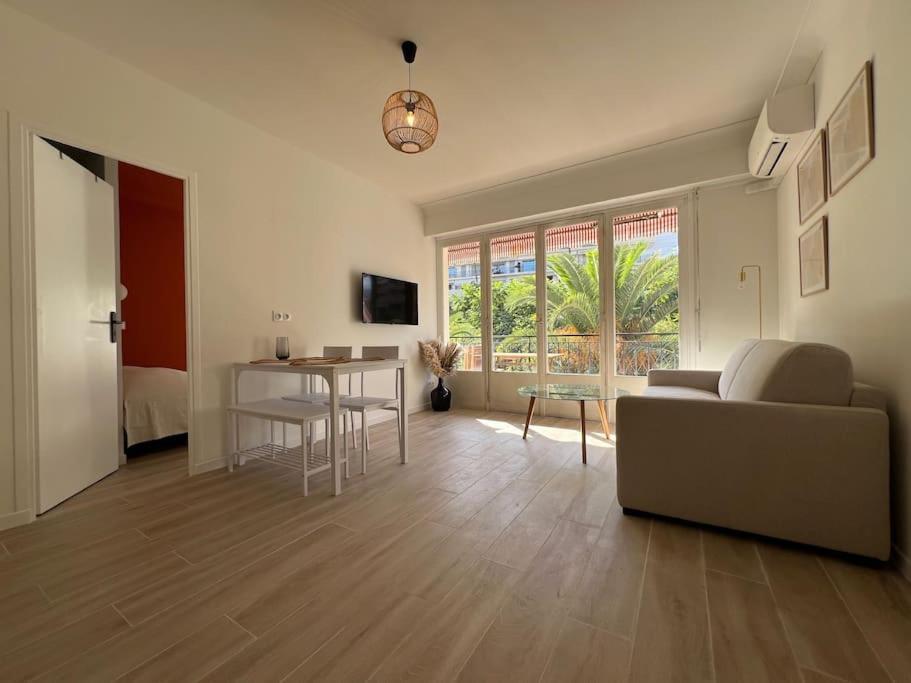 Magnifique T2 Proche Mer Et Ville Refait A Neuf Avec Terrasse Menton Buitenkant foto