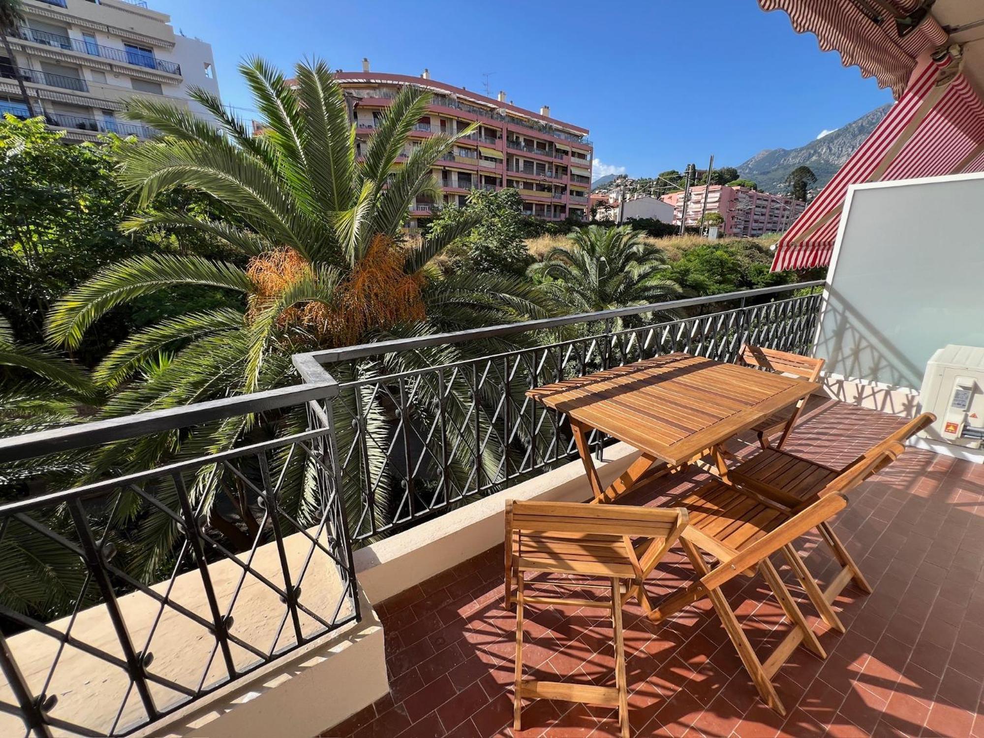 Magnifique T2 Proche Mer Et Ville Refait A Neuf Avec Terrasse Menton Buitenkant foto